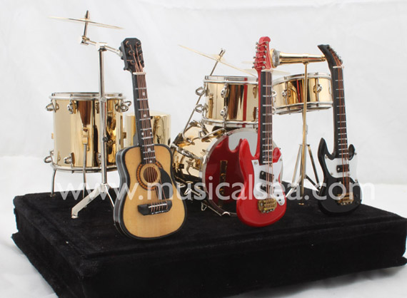 Miniature Musical Instrument 5pcs Golden drums per set and Guitar